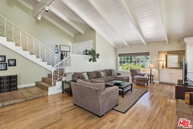 5 Bed Home for Sale in Encino, California
