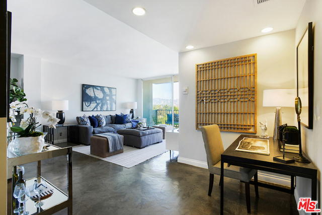 1 Bed Home for Sale in Los Angeles, California