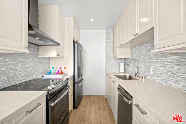 1 Bed Home for Sale in Los Angeles, California