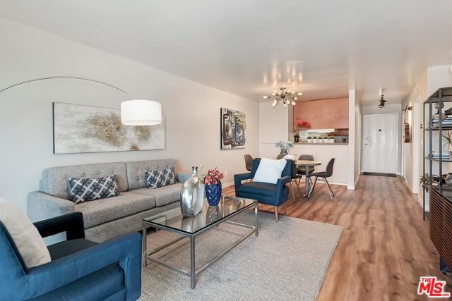 1 Bed Home for Sale in Los Angeles, California