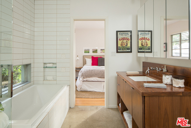 2 Bed Home for Sale in Los Angeles, California