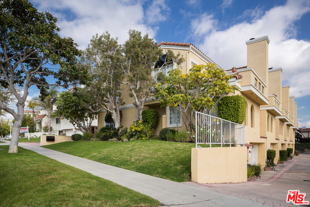 224 HELBERTA Avenue, Redondo Beach, California 90277, 3 Bedrooms Bedrooms, ,3 BathroomsBathrooms,Residential,Sold,HELBERTA,17261402