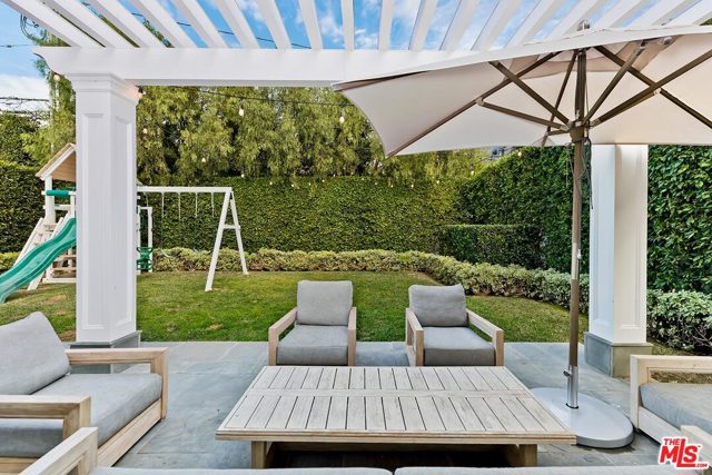 5 Bed Home for Sale in Los Angeles, California