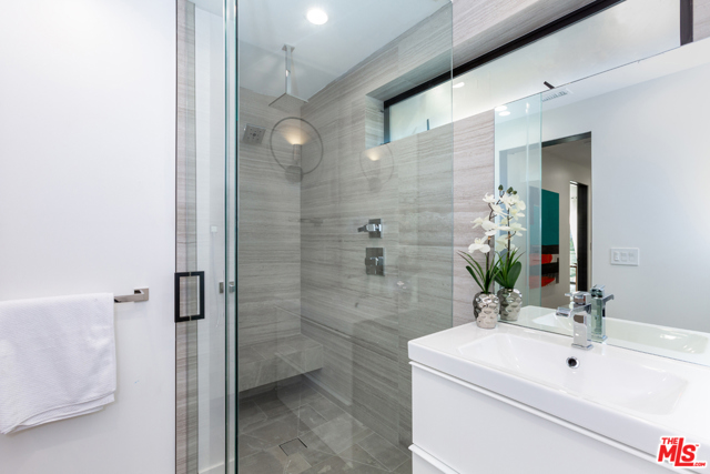 5 Bed Home for Sale in Venice, California