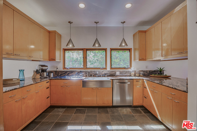4 Bed Home for Sale in Sherman Oaks, California