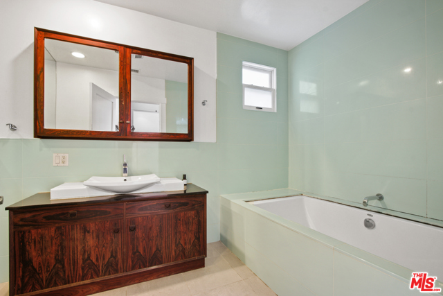 2 Bed Home for Sale in Venice, California