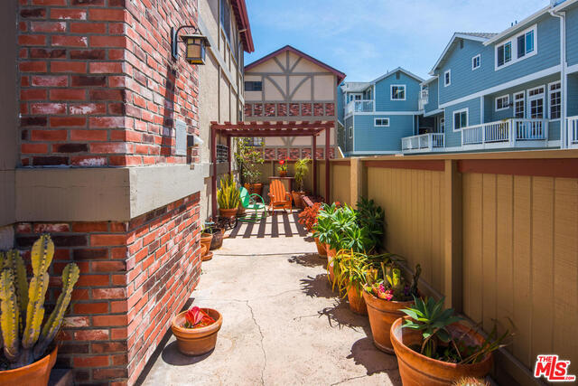 716 BROADWAY, Redondo Beach, California 90277, 3 Bedrooms Bedrooms, ,2 BathroomsBathrooms,Residential,Sold,BROADWAY,17227930