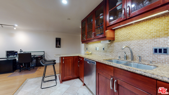 1 Bed Home for Sale in Los Angeles, California