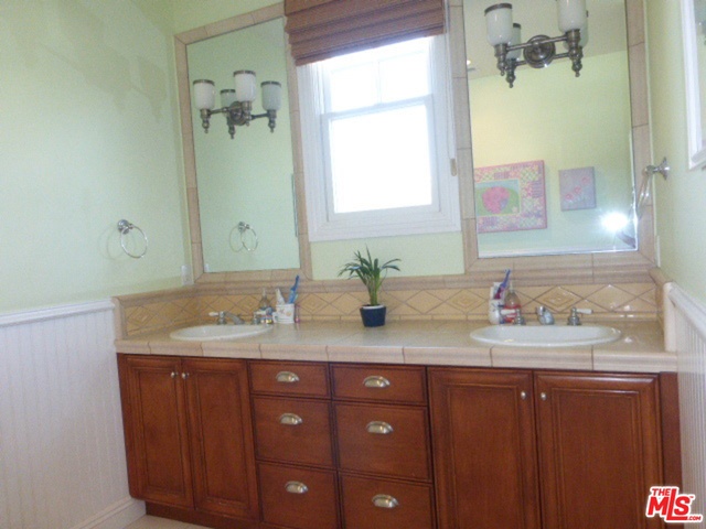 548 21ST Street, Hermosa Beach, California 90254, 5 Bedrooms Bedrooms, ,4 BathroomsBathrooms,Residential,Sold,21ST,18407334