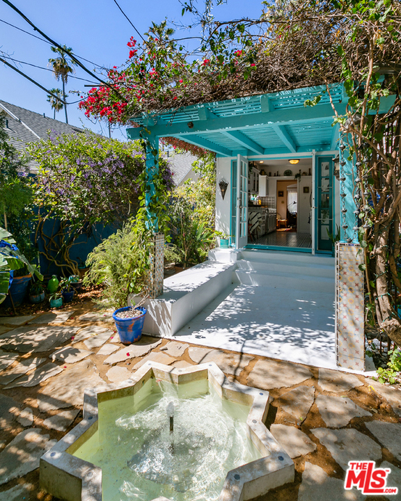 2 Bed Home for Sale in Los Angeles, California