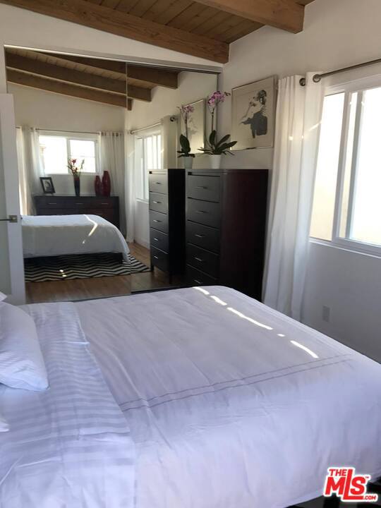 333 19Th Street, Manhattan Beach, California 90266, 5 Bedrooms Bedrooms, ,3 BathroomsBathrooms,Residential,Sold,19Th,21678480