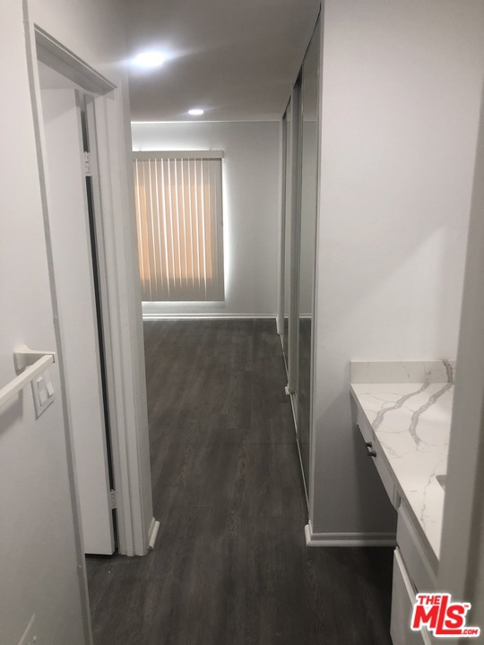 1 Bed Home for Sale in Playa del Rey, California