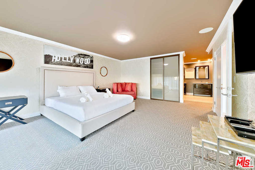 2033 HERCULES DRIVE, LOS ANGELES, CA 90046