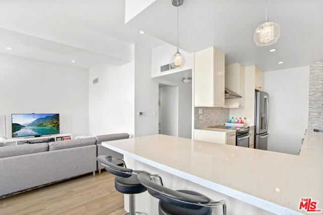 1 Bed Home for Sale in Los Angeles, California