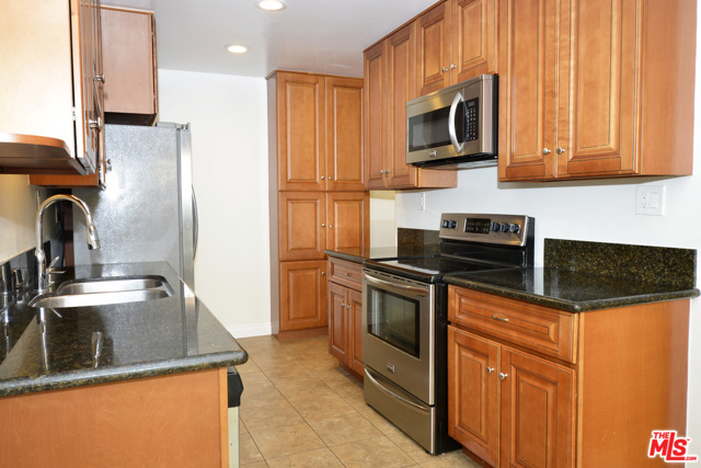2 Bed Home for Sale in Culver City, California