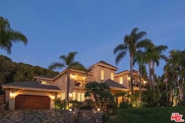 Photo of 16301 SHADOW MOUNTAIN Drive, Pacific Palisades, CA 90272