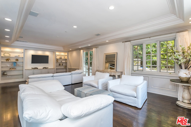 7 Bed Home for Sale in Beverly Hills, California