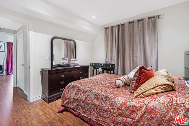 2 Bed Home for Sale in Los Angeles, California