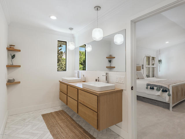 5 Bed Home for Sale in Agoura Hills, California