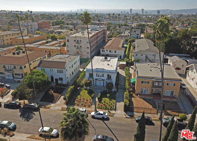1 Bed Home for Sale in Los Angeles, California