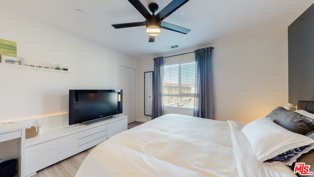 2 Bed Home for Sale in Van Nuys, California