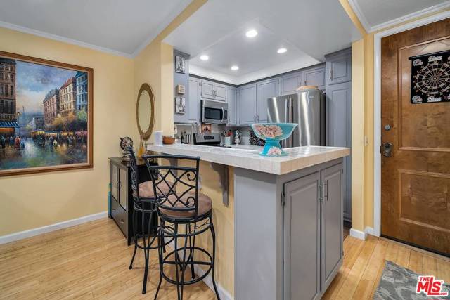1 Bed Home for Sale in Playa del Rey, California