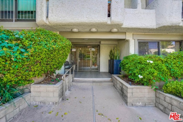 2 Bed Home for Sale in Studio City, California