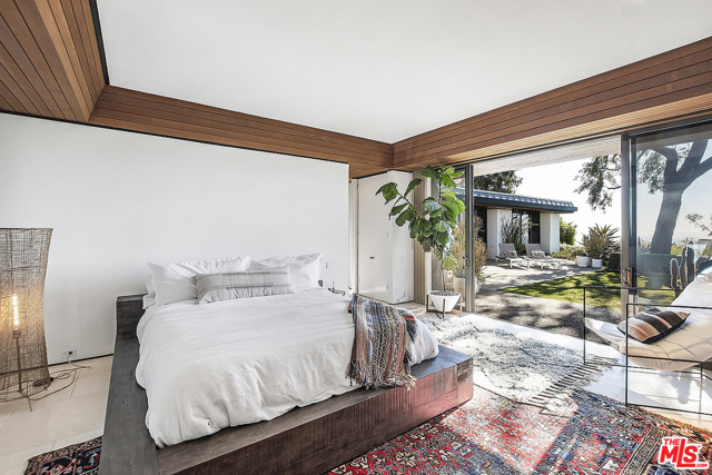 3 Bed Home for Sale in Los Angeles, California