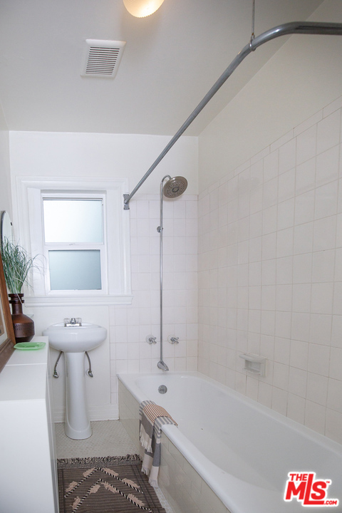3 Bed Home for Sale in Los Angeles, California