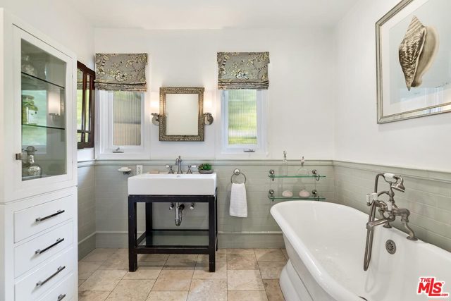 3 Bed Home for Sale in Los Angeles, California