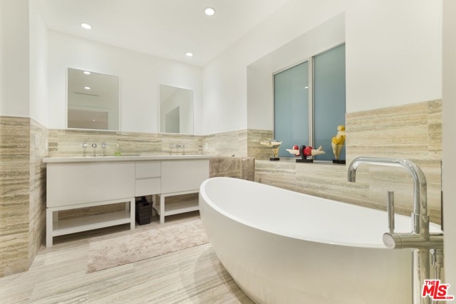 4 Bed Home for Sale in Los Angeles, California