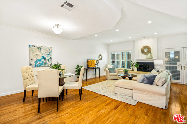2 Bed Home for Sale in Studio City, California
