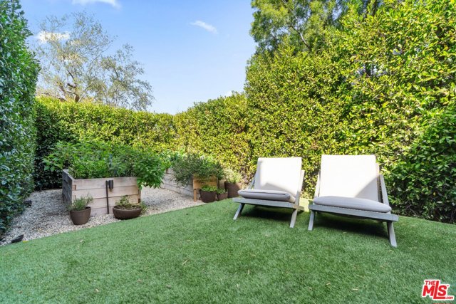 5 Bed Home for Sale in Los Angeles, California