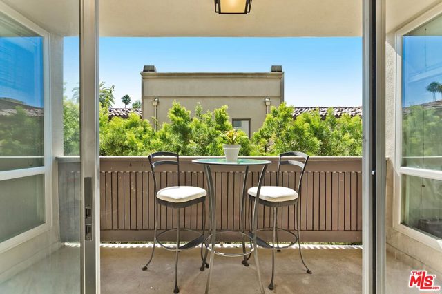 1 Bed Home for Sale in Los Angeles, California
