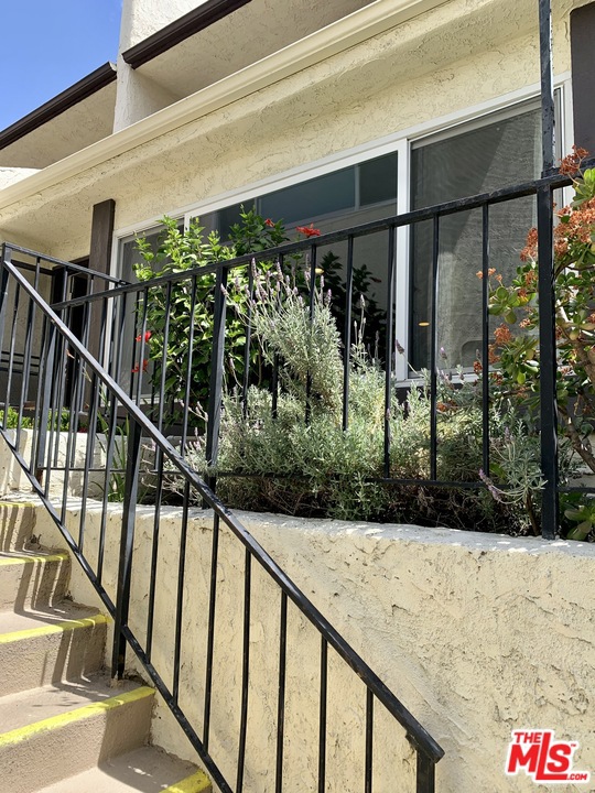 3 Bed Home for Sale in Sherman Oaks, California