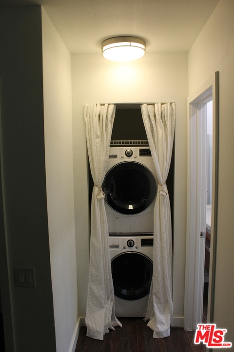 2 Bed Home for Sale in Sherman Oaks, California