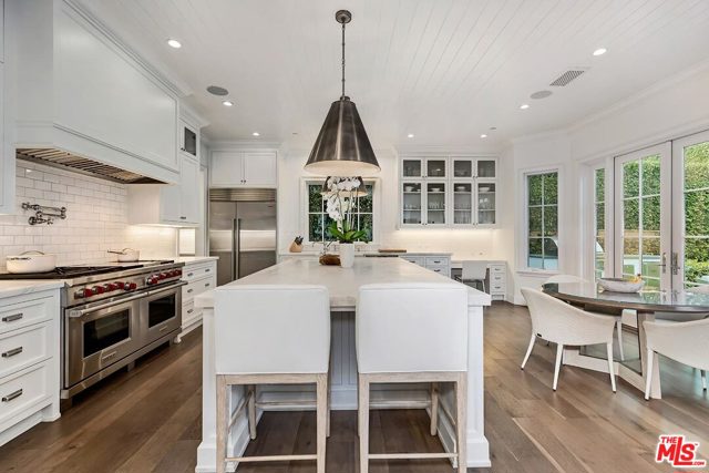 5 Bed Home for Sale in Los Angeles, California