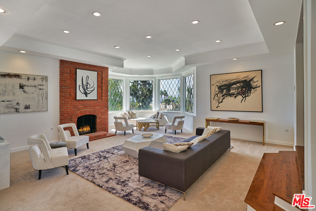 6 Bed Home for Sale in Encino, California