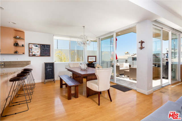 904 MANHATTAN Avenue, Hermosa Beach, California 90254, 4 Bedrooms Bedrooms, ,4 BathroomsBathrooms,Residential,Sold,MANHATTAN,20591878