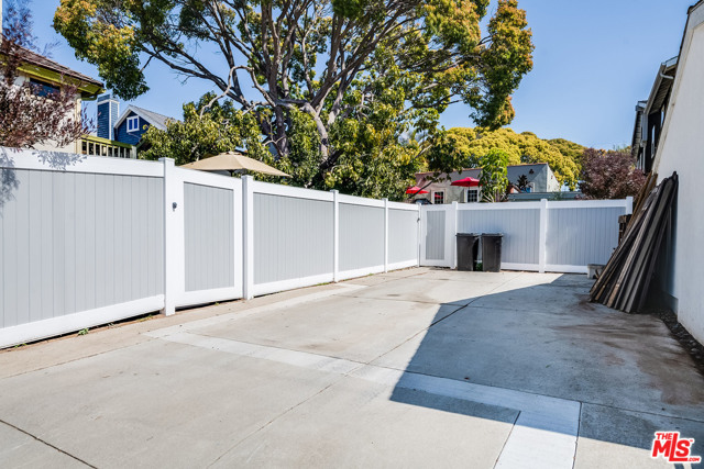 2 Bed Home for Sale in El Segundo, California