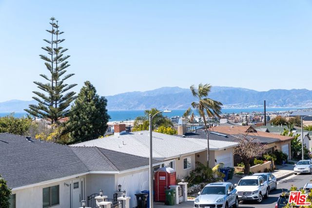 5 Bed Home for Sale in Playa del Rey, California