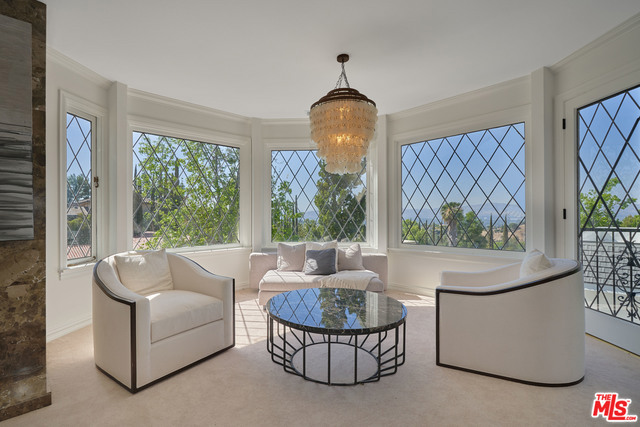 6 Bed Home for Sale in Encino, California