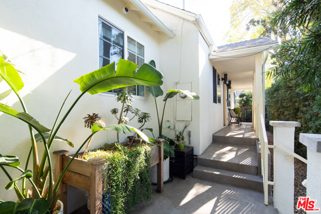 2 Bed Home for Sale in Los Angeles, California