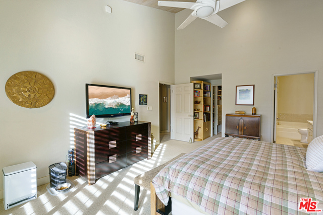 2 Bed Home for Sale in Valley Village, California