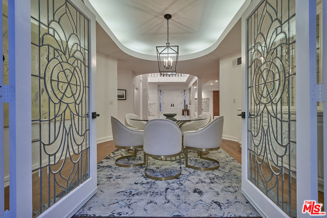 6 Bed Home for Sale in Encino, California