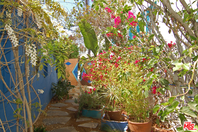 2 Bed Home for Sale in Los Angeles, California