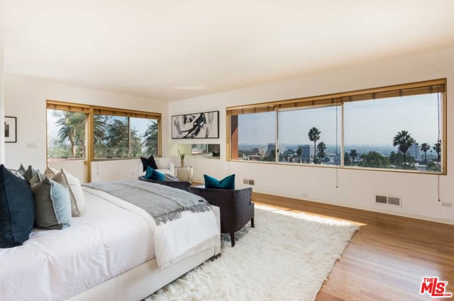 5 Bed Home for Sale in Los Angeles, California
