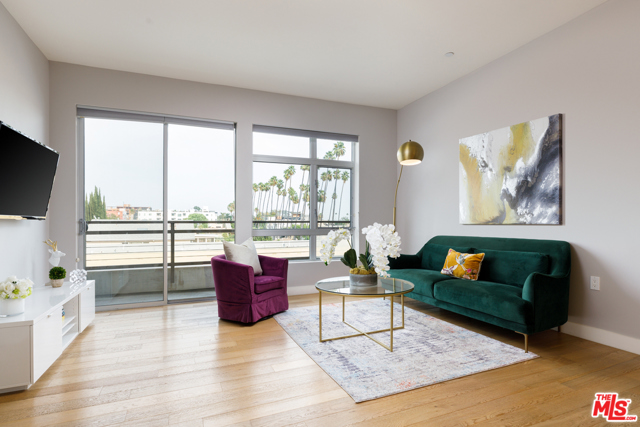 1 Bed Home for Sale in Los Angeles, California