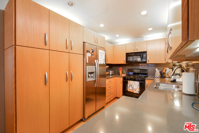 2000 VOORHEES Avenue, Redondo Beach, California 90278, 3 Bedrooms Bedrooms, ,3 BathroomsBathrooms,Residential,Sold,VOORHEES,18334284