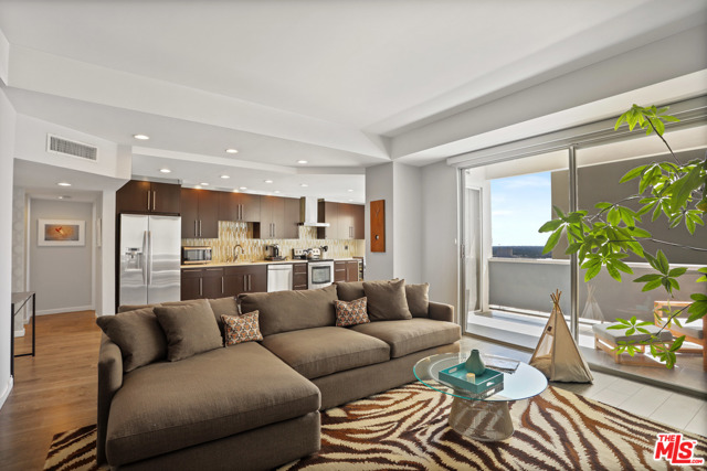 1 Bed Home for Sale in Los Angeles, California